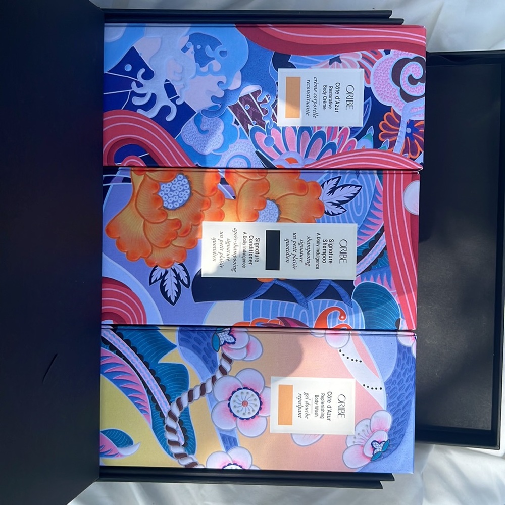 Oribe Signature Experience Collection - Picture 5 of 6